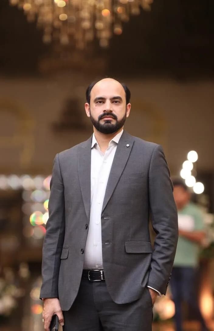Hasam Zia Warraich, COO (Chief Operating Officer)